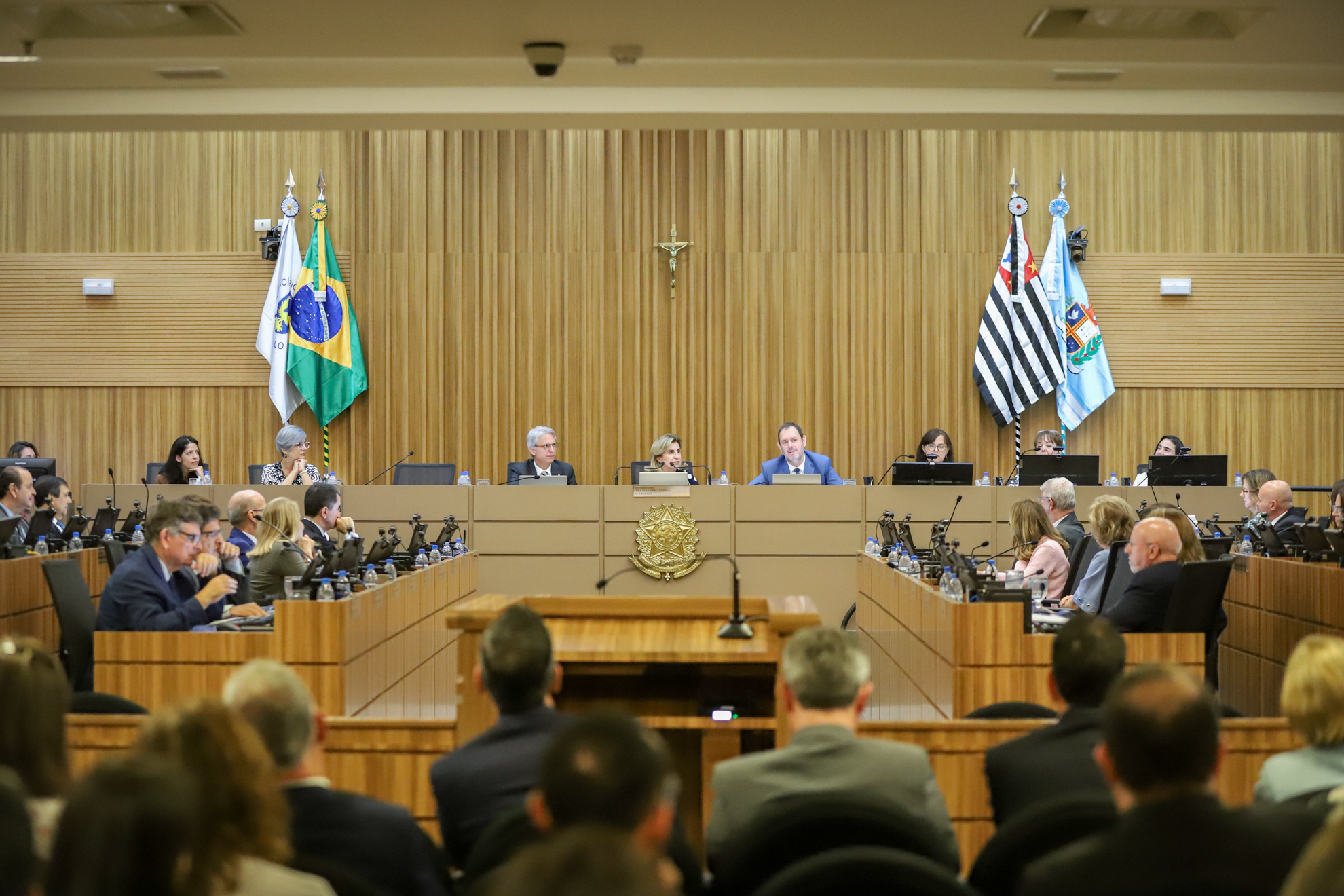 imagem geral do plenário durante a sessão