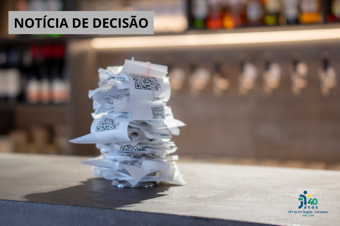 #ParaTodosVerem: balcão de bar com uma pilha de notas fiscais